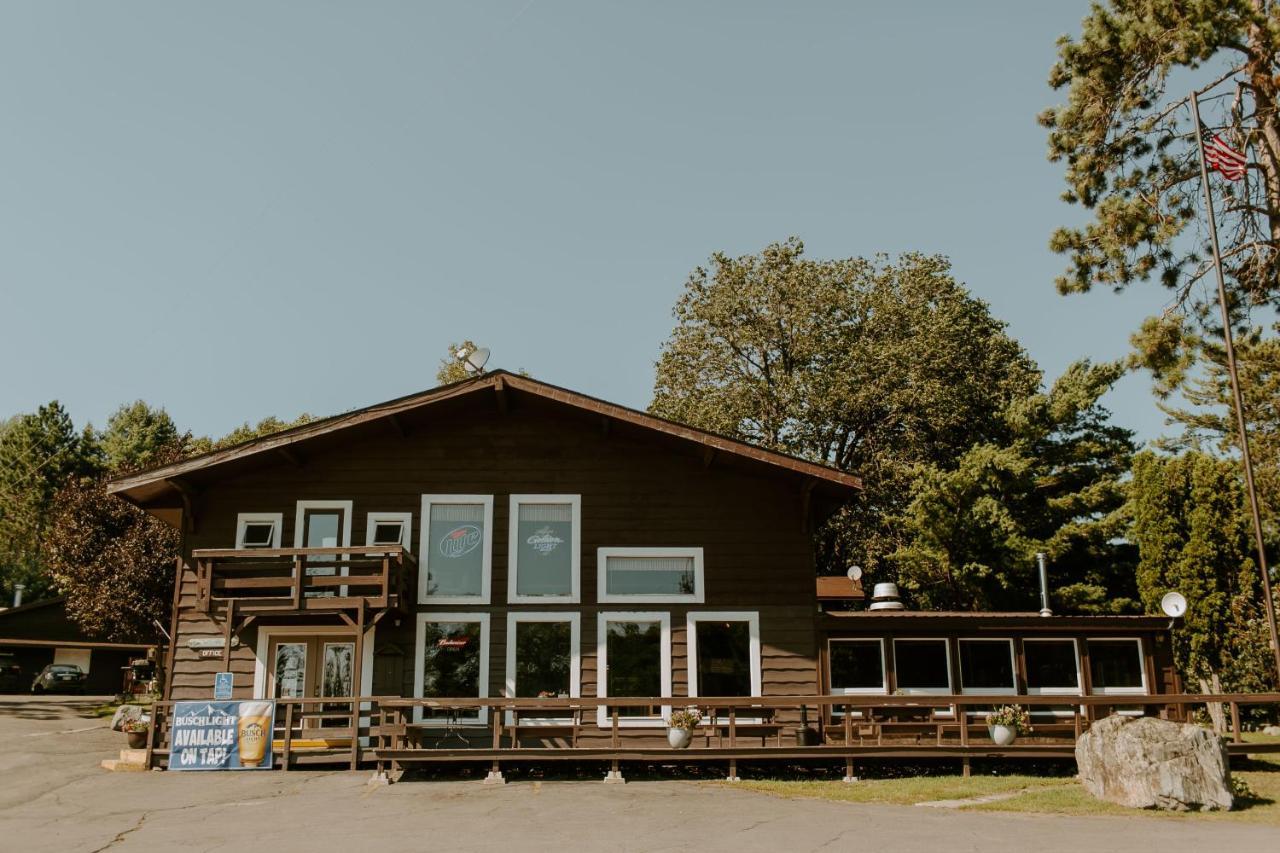 Silver Rapids Lodge & Campground Ely Екстер'єр фото