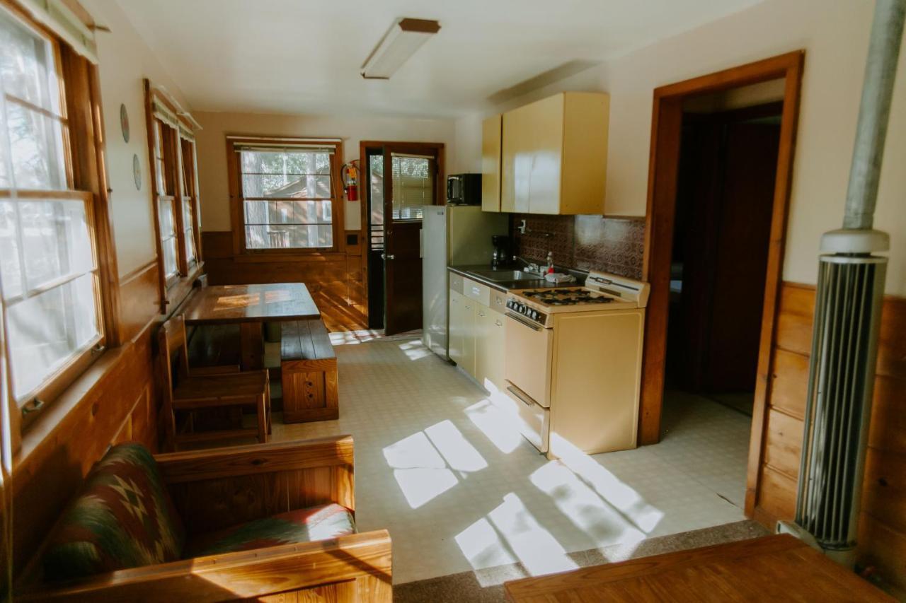 Silver Rapids Lodge & Campground Ely Екстер'єр фото
