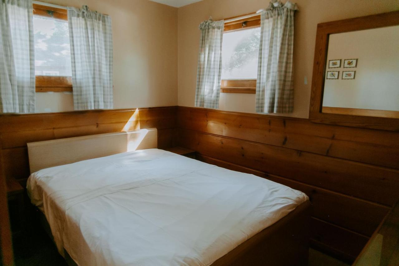 Silver Rapids Lodge & Campground Ely Екстер'єр фото