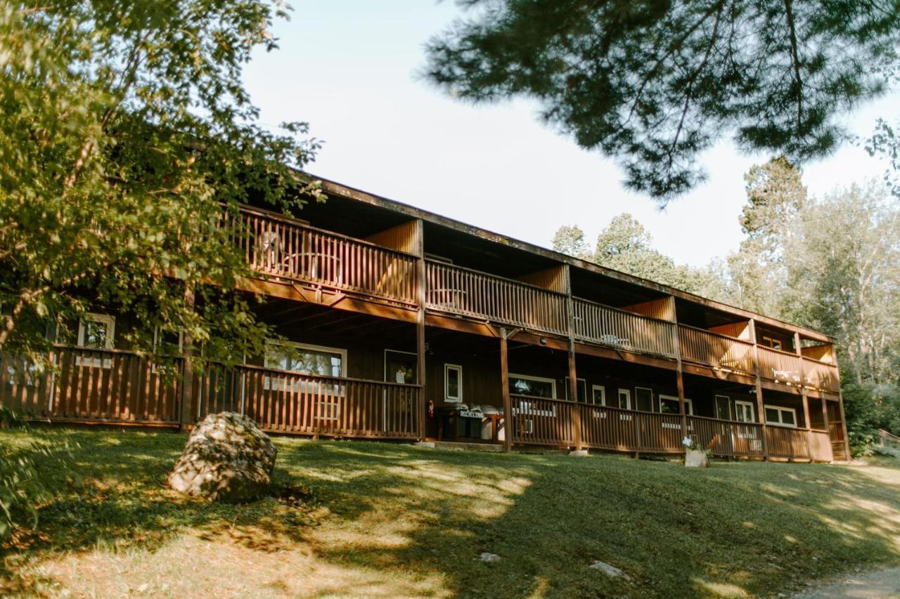 Silver Rapids Lodge & Campground Ely Екстер'єр фото