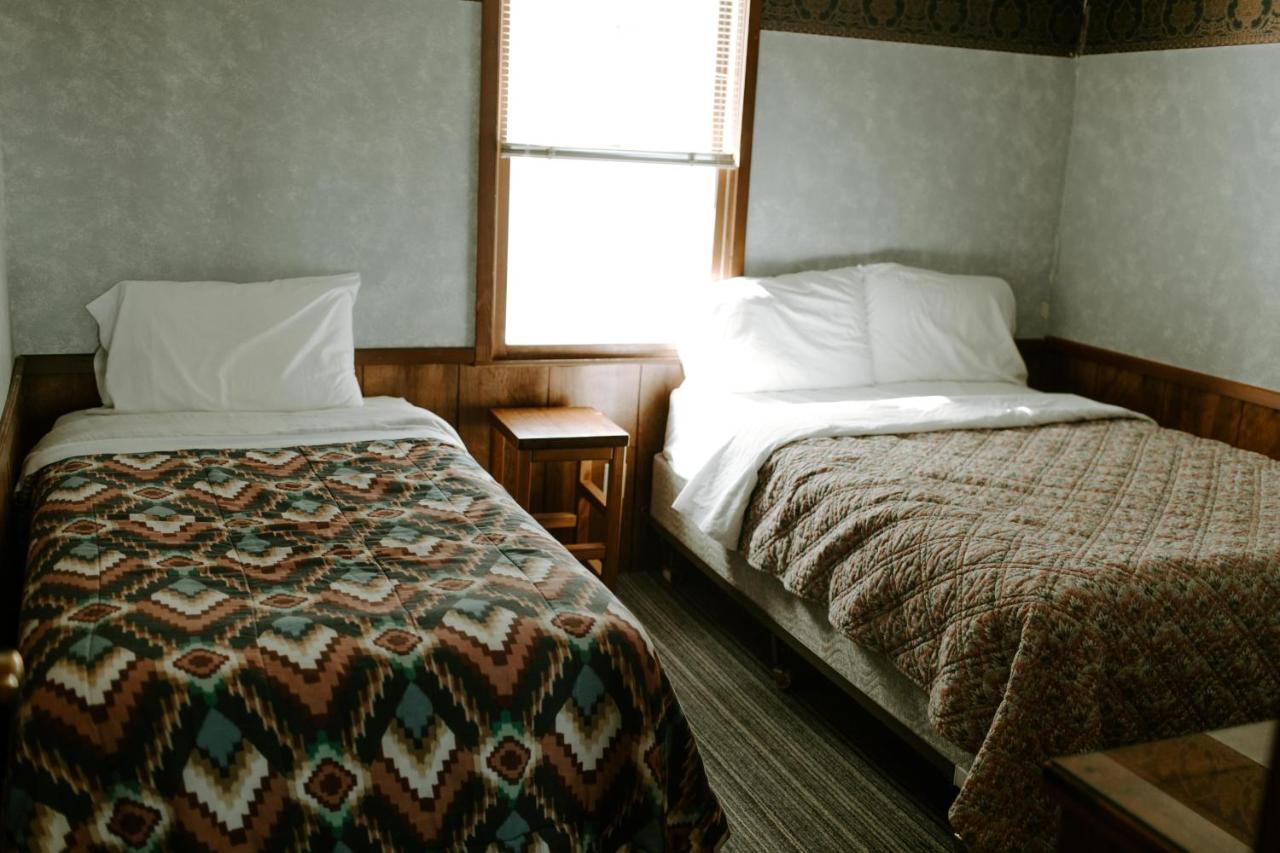 Silver Rapids Lodge & Campground Ely Екстер'єр фото